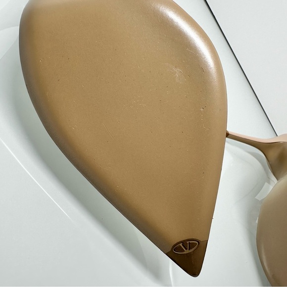 Valentino Garavani Rockstud Ankle Strap Pump Woth Tonal Studs - Picture 5 of 12